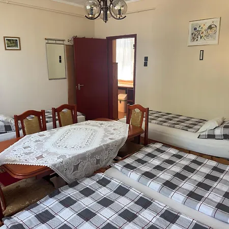 Manyi Vendeghaz Apartmán Eger